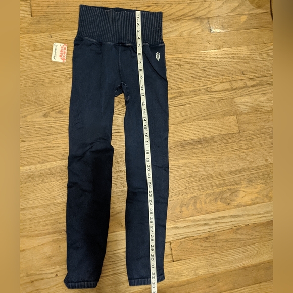 NWT Free People High-Rise 7/8 Length Good Karma Leggings - Picture 4 of 9